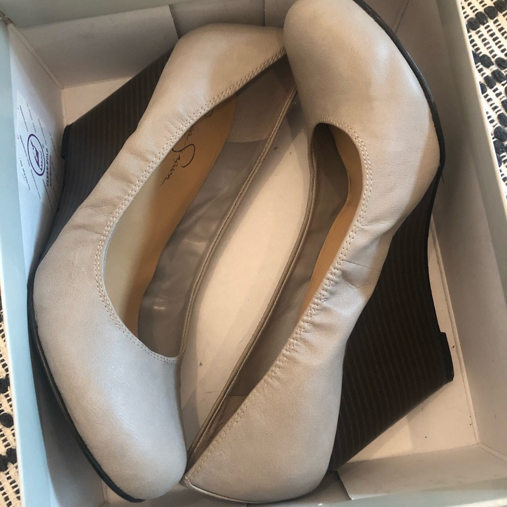 Jessica Simpson Closed Toe Wedge size 9